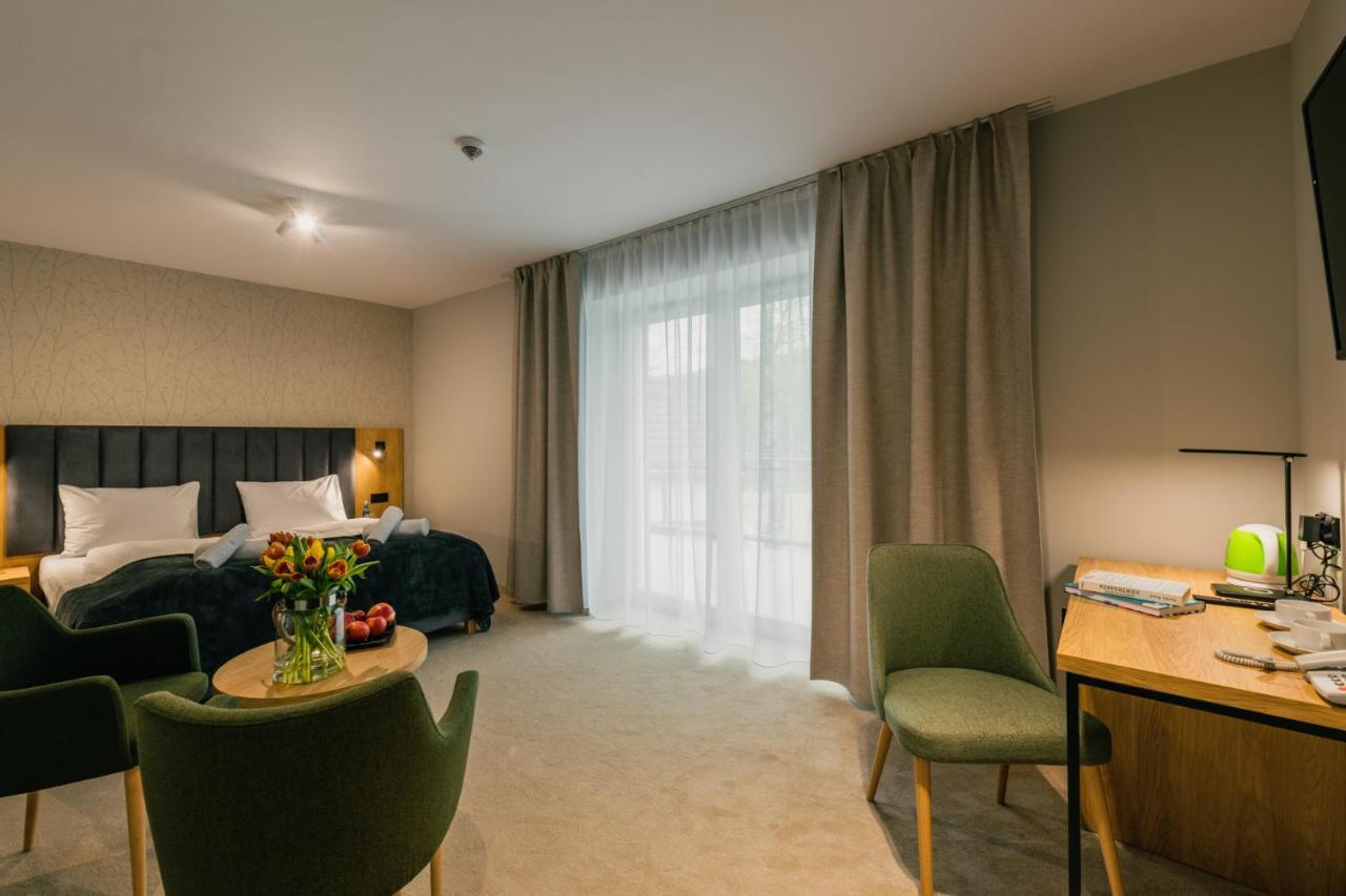 Country Club Zywiec Hotel Spa I Domki Caloroczne Kültér fotó