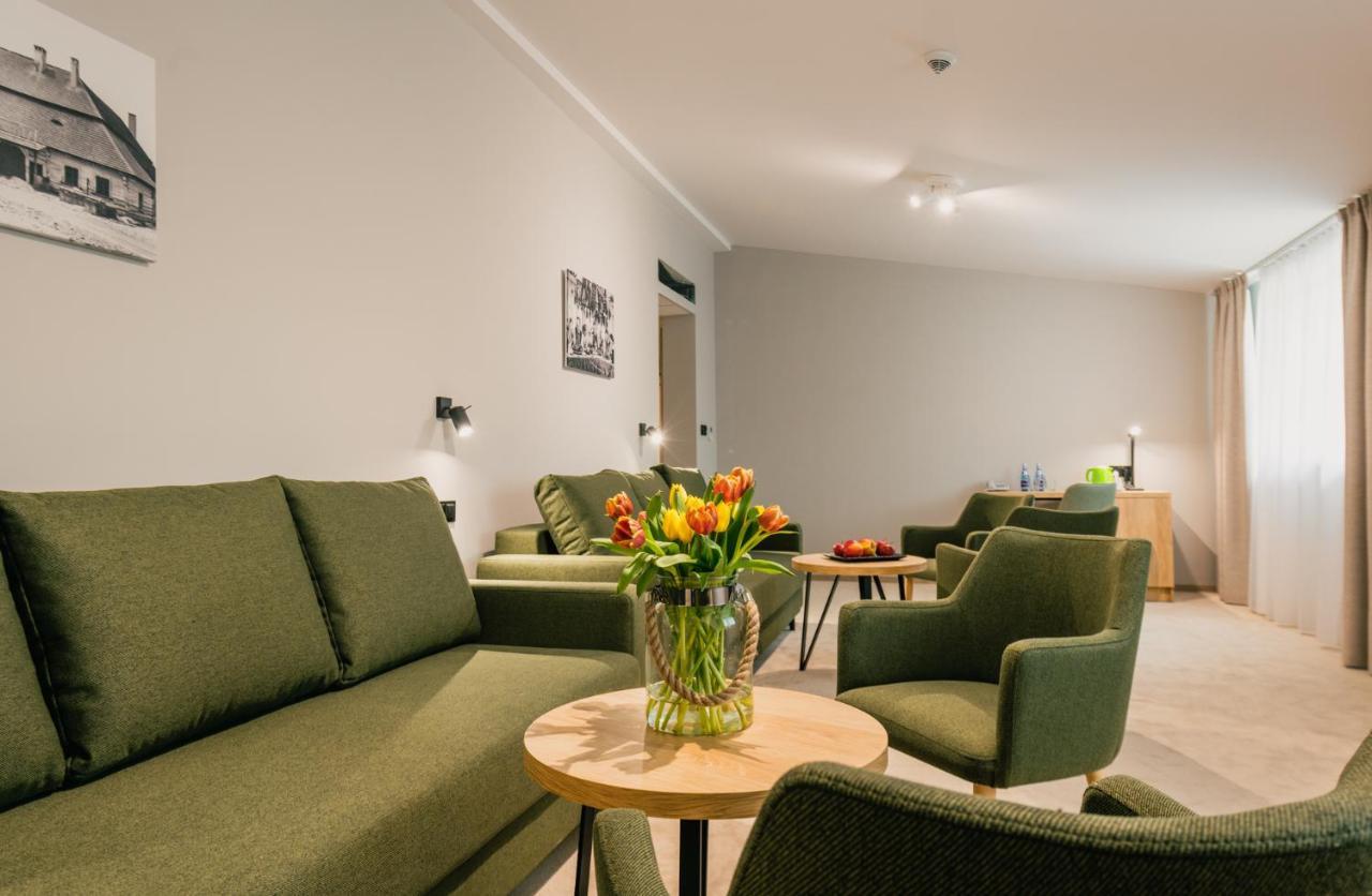 Country Club Zywiec Hotel Spa I Domki Caloroczne Kültér fotó