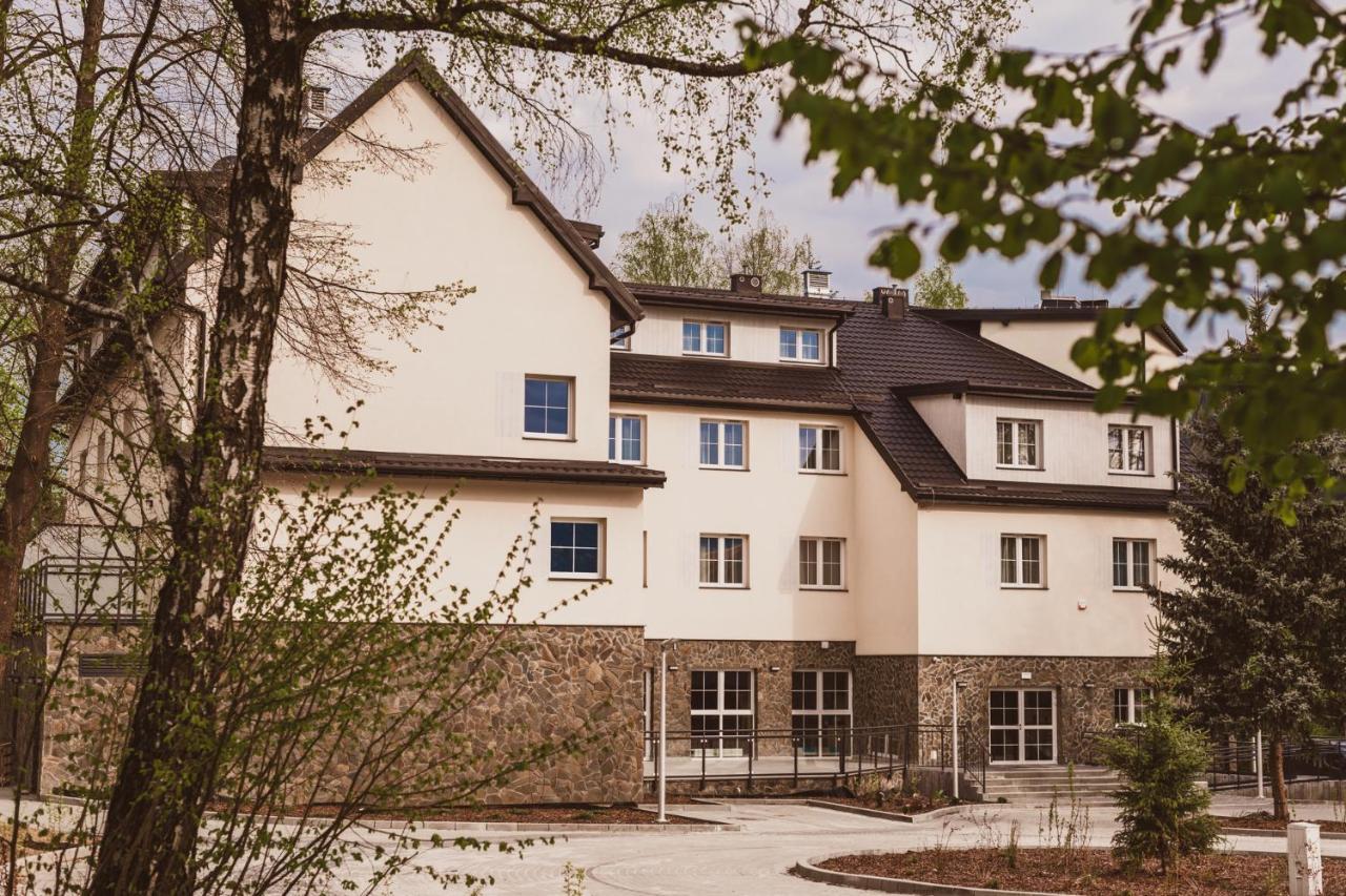 Country Club Zywiec Hotel Spa I Domki Caloroczne Kültér fotó